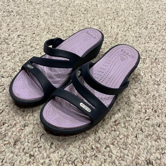 Crocs Patricia Wedge Sandals Sz 7 Navy Blue Purple Casual Comfort - Picture 1 of 6